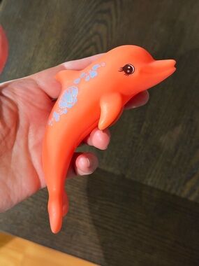 Barbie Dolphin Magic Orange Coral Glitter Water Squirting DOLPHIN ONLY Accessory